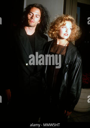 CENTURY City, CA - 14 giugno: attrice Sheryl Lee (R) e valutazione frequentare ABC TV Affiliati Party presso il Century Plaza Hotel il 14 giugno 1990 in Century City, California. Foto di Barry King/Stock Alamy fotone Foto Stock