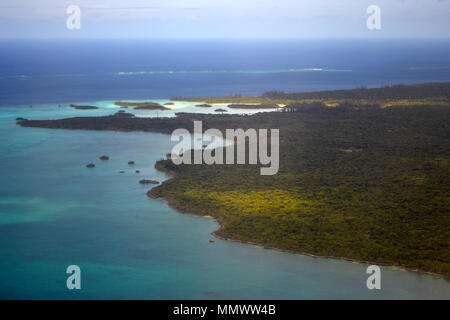 Vista aerea del litorale presso l'Isola dei Pini, Nuova Caledonia, Sud Pacifico Foto Stock