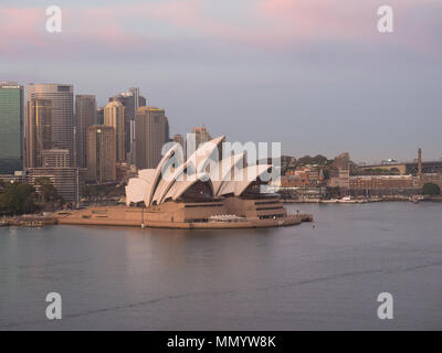 La Sydney Opera House e nella luce del mattino Foto Stock