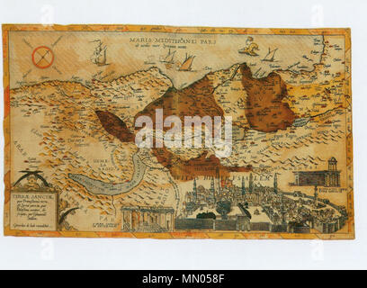 . Inglese: TERRA SANTA Gerard de Jode, in Speculum Orbis Terrarum, Anversa, 1578 Smith Collection, università di Maine del sud ovest è in alto. Una dettagliata panoramica di mura di cinta della città di Gerusalemme a un contemporaneo del pellegrino, con la Cupola della roccia sul vecchio sito del tempio di Salomone. La vista è fiancheggiata da vignette della chiesa del Santo Sepolcro (al di sopra e a destra) e la Cappella della Natività a Betlemme (a sinistra). . 1578. Gerard de Jode (1509-1591) nomi alternativi Gerrit de Jode, Gerhardus de Iode Descrizione Dutch-Flemish cartografo, incisore e Foto Stock