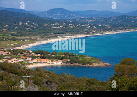 Vista dal Capo Camarat sul golfo di Saint Tropez, Cote d'Azur, Dipartimento del Var, Provence-Alpes-Côte d'Azur, in Francia del Sud, Francia, Europa Foto Stock