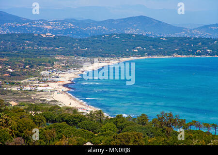 Vista dal Capo Camarat sul golfo di Saint Tropez, Cote d'Azur, Dipartimento del Var, Provence-Alpes-Côte d'Azur, in Francia del Sud, Francia, Europa Foto Stock