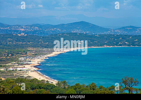 Vista dal Capo Camarat sul golfo di Saint Tropez, Cote d'Azur, Dipartimento del Var, Provence-Alpes-Côte d'Azur, in Francia del Sud, Francia, Europa Foto Stock