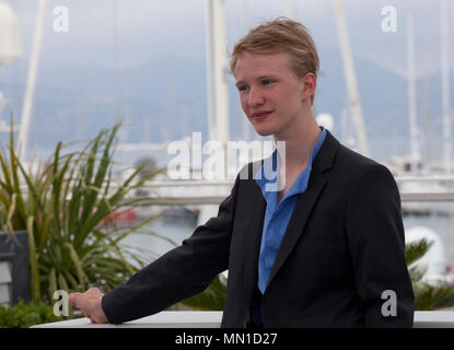 Cannes, Francia. 13 Maggio, 2018. Cannes, Francia. 13 Maggio, 2018. Attore Victor Polster presso la ragazza pellicola fotografica chiamata al momento della settantunesima Cannes Film Festival, domenica 13 maggio 2018, Cannes, Francia. Photo credit: Doreen Kennedy Credit: Doreen Kennedy/Alamy Live News Foto Stock