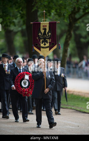 94ma Convention Annuale parata & Servizio della cavalleria combinato di vecchi compagni Association presso il Memoriale di cavalleria adiacente al palco per spettacoli in Hyde Park, Londra. Foto Stock