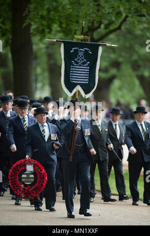 94ma Convention Annuale parata & Servizio della cavalleria combinato di vecchi compagni Association presso il Memoriale di cavalleria adiacente al palco per spettacoli in Hyde Park, Londra. Foto Stock