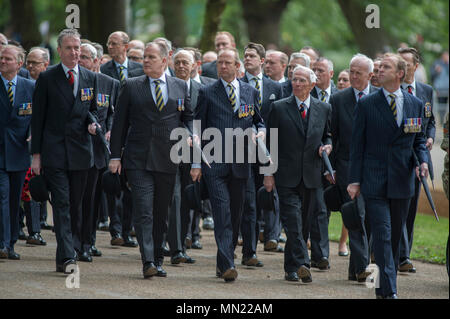 94ma Convention Annuale parata & Servizio della cavalleria combinato di vecchi compagni Association presso il Memoriale di cavalleria adiacente al palco per spettacoli in Hyde Park, Londra. Foto Stock