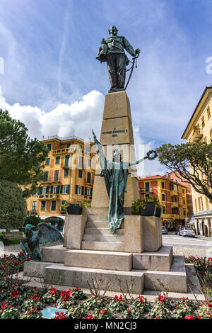 SANTA MARGHERITA LIGURE, 12 marzo 2018: Monumento a Vittorio Emanuele II a Santa Margherita Ligure, Italia. Monumento al primo re di un regno Italia wa Foto Stock