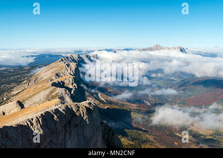 Vercors massiccio , Gresse en Vercors (sud-est della Francia): la barriera orientale del massiccio del Vercors visto dal Grand Veymont mountain Foto Stock