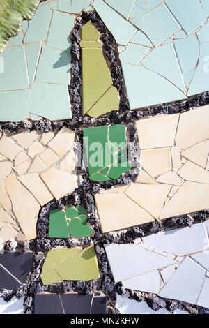 TAHICHE, Lanzarote, Isole canarie, Spagna: Dettaglio di un mosaico nel muro della Fundacion Cesar Manrique museo. Foto Stock