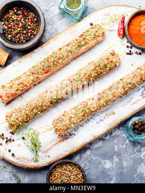 Caucasica piatto popolare, kebab dal giovane agnello carni e spezie Foto Stock