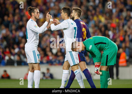 Barcellona, 6 maggio: Cristiano Ronaldo del Real Madrid celebra il suo obiettivo con Gareth Bale del Real Madrid durante il 2017/2018 LaLiga Santander Round 3 Foto Stock