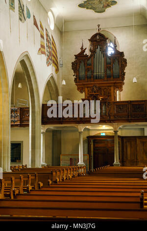 Lucerna, Svizzera - 19 Ottobre 2017: interni e gli affreschi del San Leodegar chiesa (1633-1639) Foto Stock