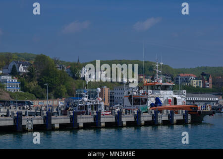 Il porto-sito di Sassnitz, isola di Rügen, Mar Baltico, Meclemburgo-Pomerania Occidentale, Germania, Europa Foto Stock