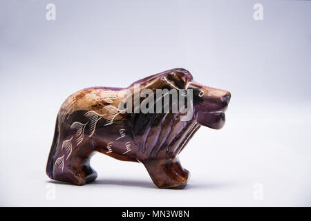 Pietra scolpita lion dal Kenya Foto Stock