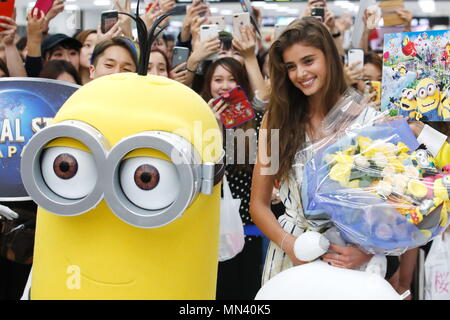 Chiba, Giappone. 14 maggio, 2018. Victoria's Secret modello Taylor Hill arriva all'Aeroporto Internazionale di Narita il 14 maggio 2018, Chiba, Giappone. Hill ha posato per le foto e ha firmato autografi per i fans al suo arrivo. Credito: Sho Tamura/AFLO/Alamy Live News Foto Stock