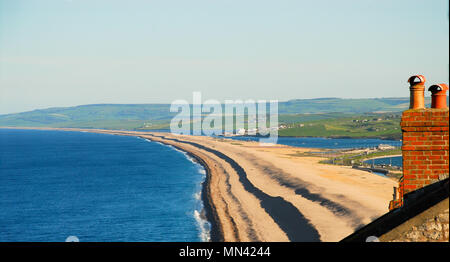 Isola di Portland. 14 maggio 2018. La settimana inizia con una chiara e soleggiato su Chesil Beach, isola di Portland Credit: stuart fretwell/Alamy Live News Foto Stock