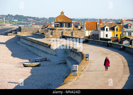 Isola di Portland. 14 maggio 2018. La settimana inizia con una chiara e soleggiato su Chesil Beach, isola di Portland Credit: stuart fretwell/Alamy Live News Foto Stock