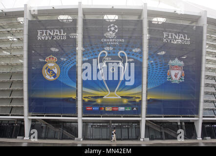 Kiev, Ucraina. 14 Maggio, 2018. Il logo della finale di UEFA Champions League 2018 è visto sul Olimpiyskiy stadium di Kiev, in Ucraina, il 14 maggio 2018 . Kiev ospiterà la finale della UEFA Champions League 2018 il 26 maggio 2018. Credito: Serg Glovny/ZUMA filo/Alamy Live News Foto Stock
