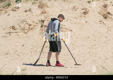 Crosby, Liverpool. 14 maggio 2018. Regno Unito Meteo 14/05/2018. Una luminosa giornata d'estate presso la costa sulla riva del Mersey estuario. Credito: Cernan Elias/Alamy Live News Foto Stock