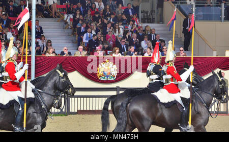 Il Castello di Windsor, Regno Unito. 13 Maggio, 2018. Il Castello di Windsor, Regno Unito. 13 maggio 2018. Il Royal Windsor Horse Show a casa Parcheggio privato del Castello di Windsor REGNO UNITO giro musicale della cavalleria della famiglia reggimento , Credito: Gary Blake /Alamy Live News Foto Stock