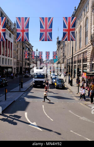Il traffico a Piccadilly London REGNO UNITO Foto Stock