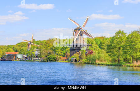 Mulini a vento olandese a Kralingse Bos a Rotterdam, Paesi Bassi Foto Stock