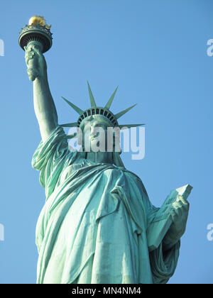 Statua della Libertà, in colori naturali a New York City, Stati Uniti d'America Foto Stock