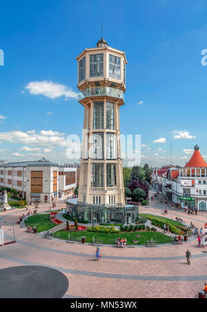 Siófok city è uno dei più popolari destinazioni di vacanza.ungheresi spesso chiamata la città come la capitale del Balaton.old in legno torre di acqua sul centro città Foto Stock