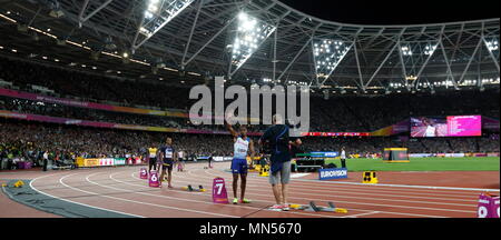 Londra, Inghilterra - 12 agosto: Chijindu Ujah in gamba uno degli uomini 4x100m finale relè durante il giorno nove del XVI IAAF mondiale di atletica Londra 2017 presso il London Stadium il 12 agosto 2017 a Londra, Regno Unito --- Image by © Paolo Cunningham Foto Stock