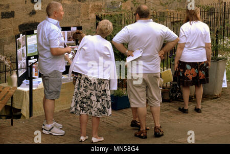 Gibson gala street west end street festival evento di festa i turisti e la gente del posto Foto Stock