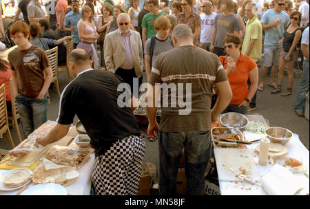 Gibson gala street west end street festival evento di festa i turisti e la gente del posto Foto Stock