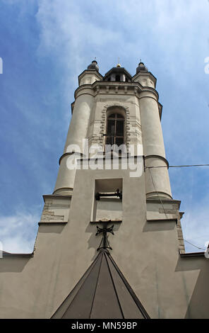 Il campanile della cattedrale armena dell Assunzione di Maria di Lviv, Ucraina è situato nel centro storico della città Foto Stock