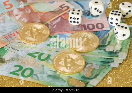 Dollari Neozelandesi per bitcoin e piastrine per il gioco / business il concetto di rischio Foto Stock