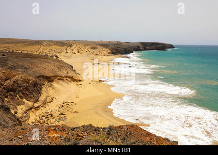 Vista stupefacente di Lanzarote spiagge e dune di sabbia a Playas de Papagayo, Costa del Rubicone, Isole Canarie Foto Stock