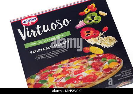 Dr. Oetker congelati Ortaggi Virtuoso Medley sottile crosta croccante pizza Foto Stock