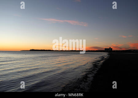 Alba sulla costa orientale dell'Argentina a Puerto Madryn, Chubut Provincia, Argentina, Patagonia. Foto Stock