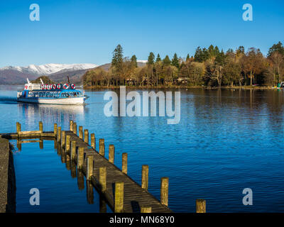 Bowness waterfront, Lago di Windermere Foto Stock