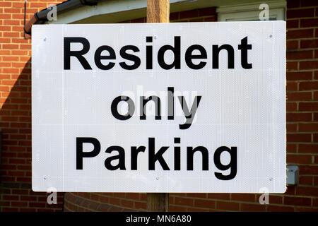 Resident solo segno di parcheggio Foto Stock
