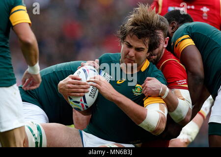 Lodewyk de Jager va a massa durante l'IRB RWC 2015 Trimestre partita finale tra Galles v RSA il Sudafrica a Twickenham Stadium. Londra, Inghilterra. 17 ottobre 2015 Foto Stock