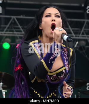 Il Somerset, Wisconsin, Stati Uniti d'America. Il 12 maggio 2018. Il cantante Carla Harvey del macellaio di banda neonati esegue durante l'invasione del nord Festival di musica nel Somerset, Wisconsin. Ricky Bassman/Cal Sport Media/Alamy Live News Foto Stock