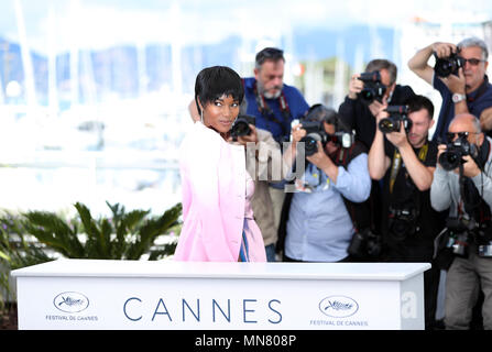 Cannes. 15 Maggio, 2018. L'attrice Damaris Lewis del film 'BlacKkKlansman' pone durante un photocall della settantunesima Cannes International Film Festival di Cannes, Francia il 15 maggio 2018. La settantunesima Festival Internazionale del Cinema di Cannes si terrà dal 8 Maggio al 19 maggio. Credito: Luo Huanhuan/Xinhua/Alamy Live News Foto Stock