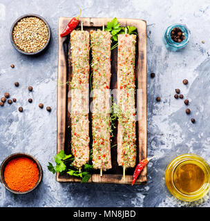 Caucasica piatto popolare, kebab dal giovane agnello carni e spezie.cucina caucasica Foto Stock