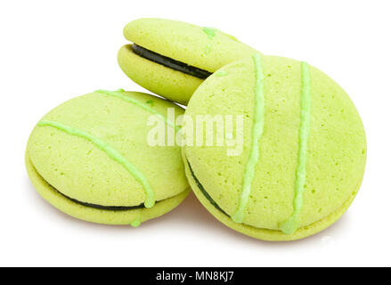 Green macarons cookies percorso isolato Foto Stock