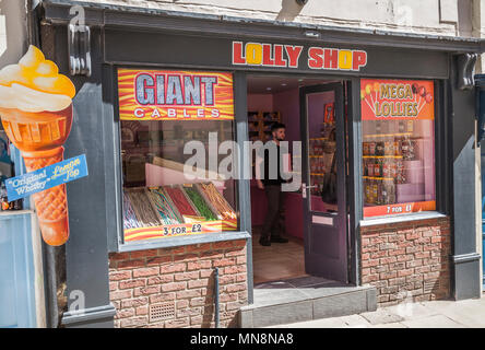 Il negozio per lecca-lecca a Whitby, North Yorkshire, Inghilterra, Regno Unito Foto Stock