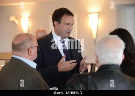 Tony Burgess, Chief Operating Officer di Eastern Airways avente una prima colazione Sale Riunioni in Aeroporto dopo la giunzione con Flybe per voli per Isole Shetland Foto Stock