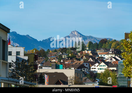 Vaduz, Liechtenstein - 19 Ottobre 2017: vista generale della città case e strade Foto Stock