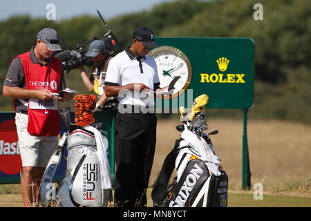 MUIRFIELD, Scozia - 18 Luglio: Tiger Woods al sesto tee durante il primo round del Campionato Open 2013 a Muirfield Golf Club a luglio 18, 2013 in Scozia. Foto Stock