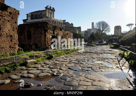 Italia, Roma, foro Romano, via Sacra Foto Stock