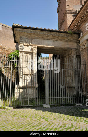 Italia, Roma, Forum Boarium, Arco degli Argentari, arco romano vicino a San Giorgio in Velabro Foto Stock